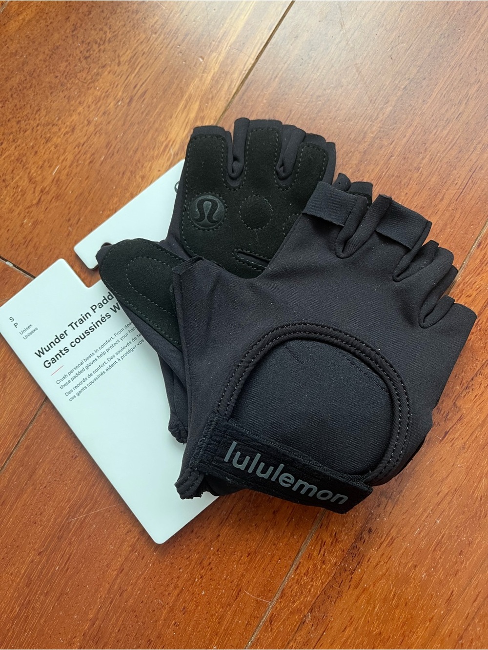 NWT lululemon Wunder Train Padded Gloves; Size S
